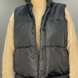 Gap black puffer vest